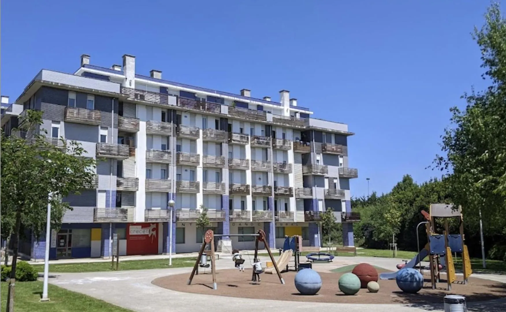 Piso Cerca Del Mar Con Parque Infantil Y Cancha De Baloncesto Apartment Santa Cruz De Bezana
