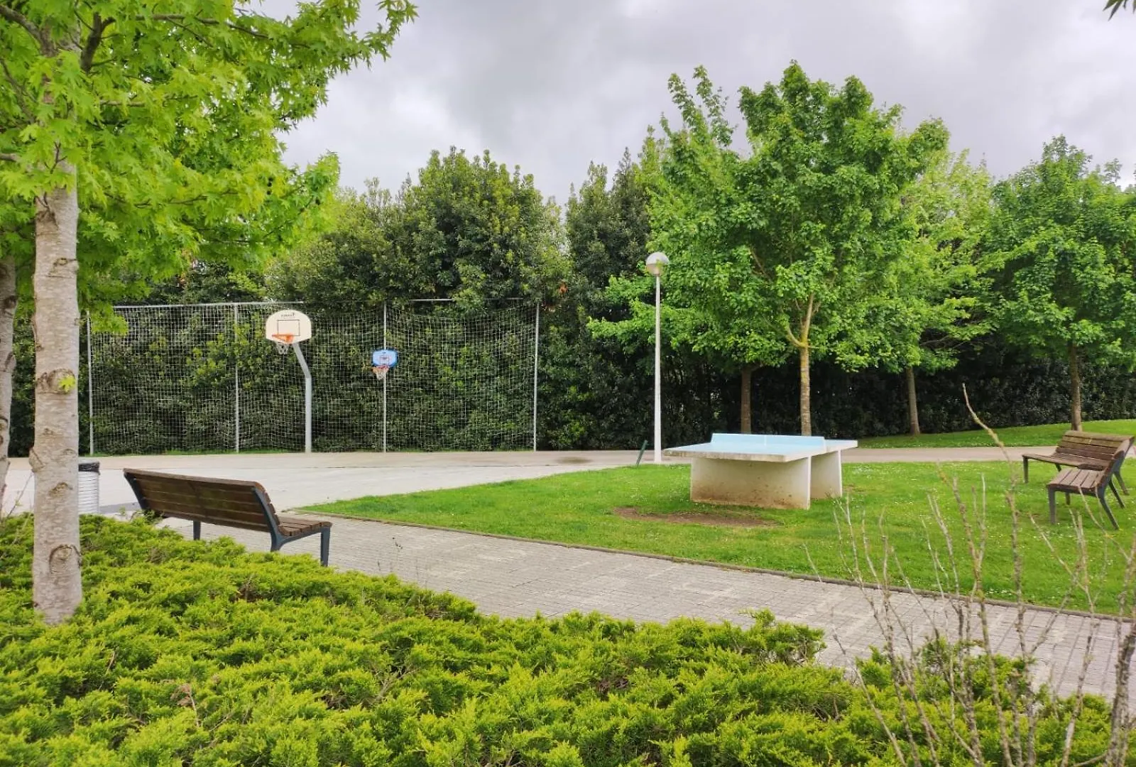 Piso Cerca Del Mar Con Parque Infantil Y Cancha De Baloncesto Apartment Santa Cruz De Bezana